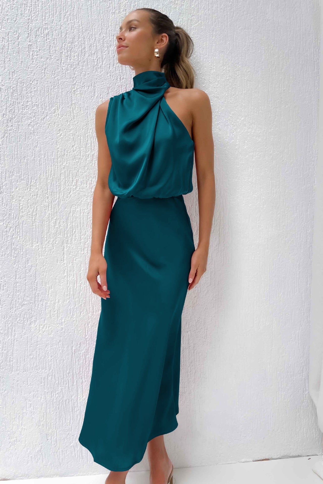 Valéria™ | Long Satin Dress with Open Back