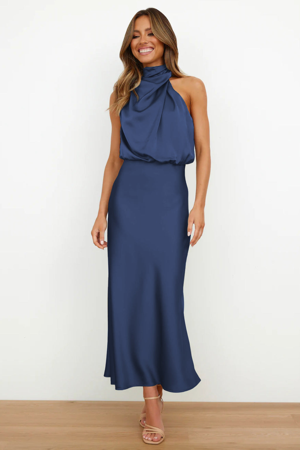 Valéria™ | Long Satin Dress with Open Back