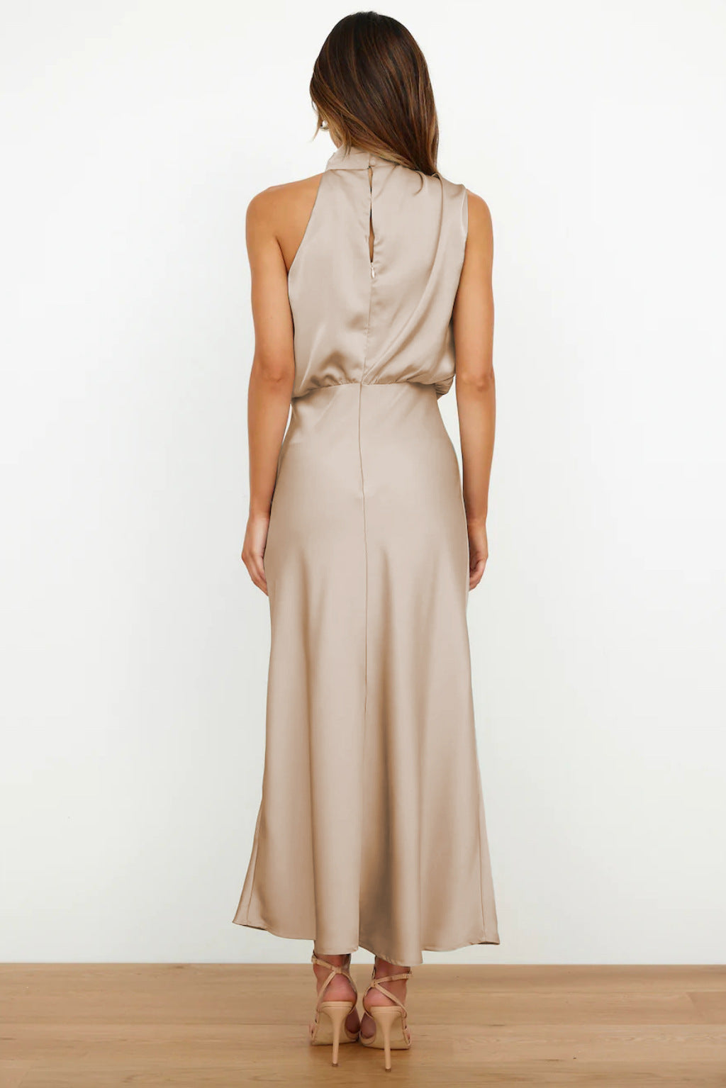 Valéria™ | Long Satin Dress with Open Back