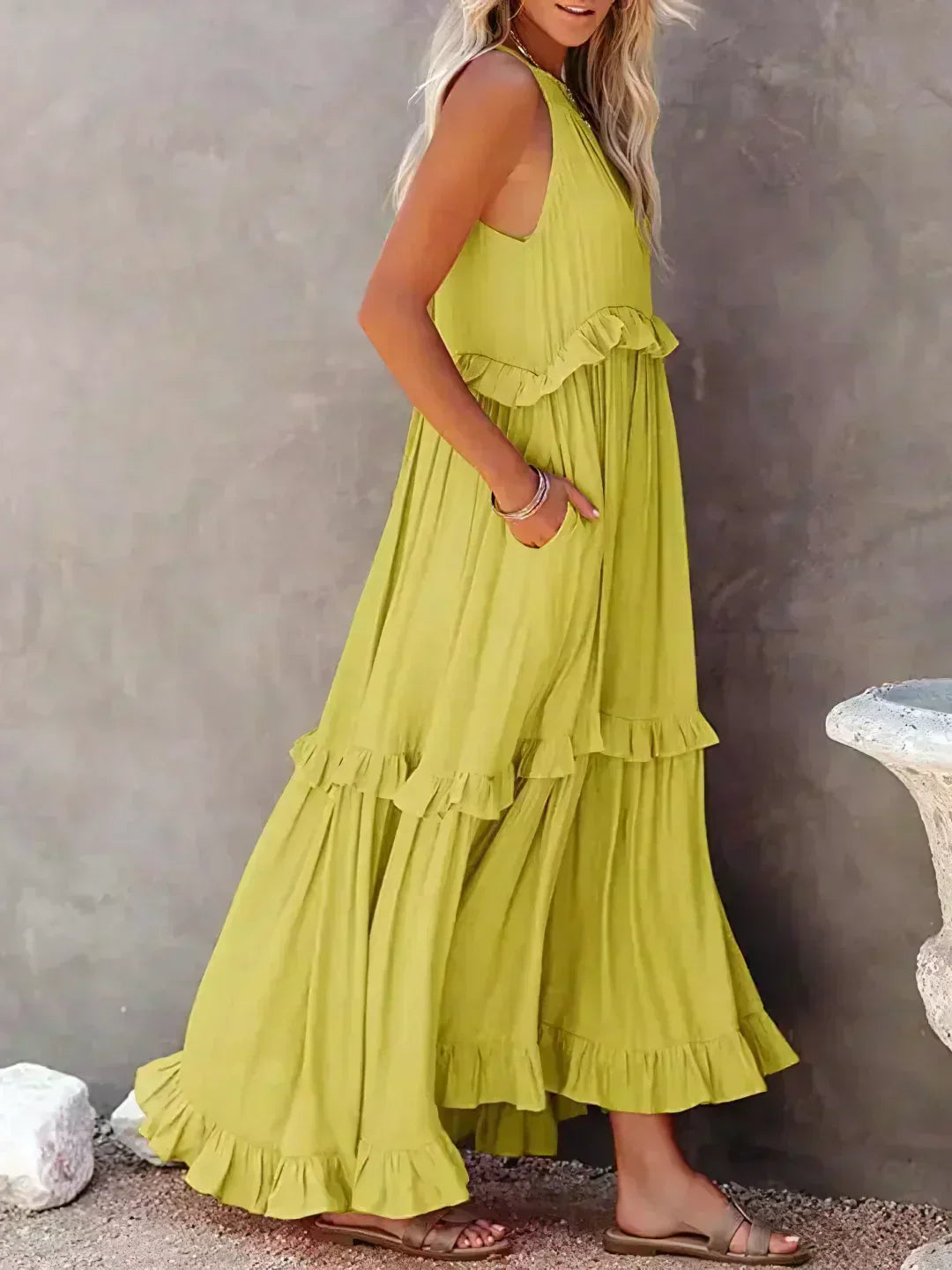 Sarah | Long Dress with Ruffles and Open Back (Almost Sold Out)