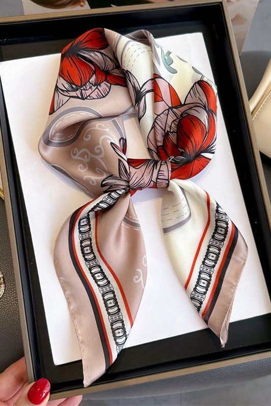 Theresa Foulard (100% Silk- 68cm)