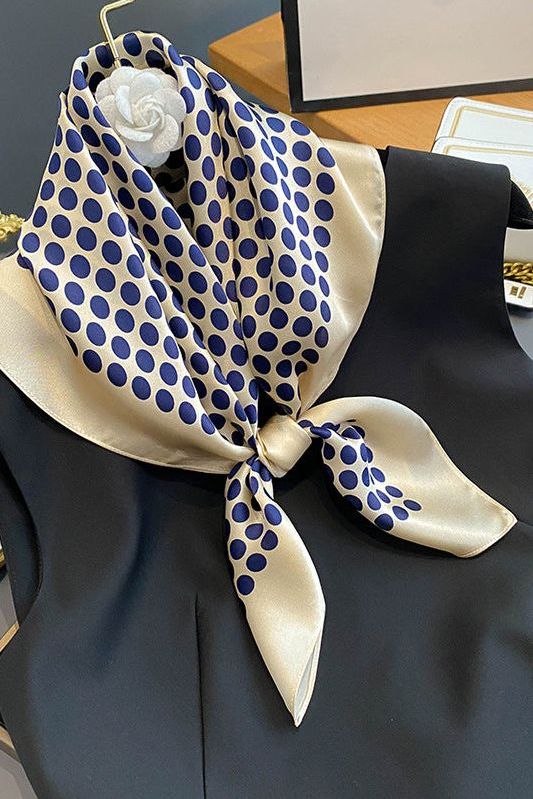 Amara Scarf (100% Silk - 68 cm)