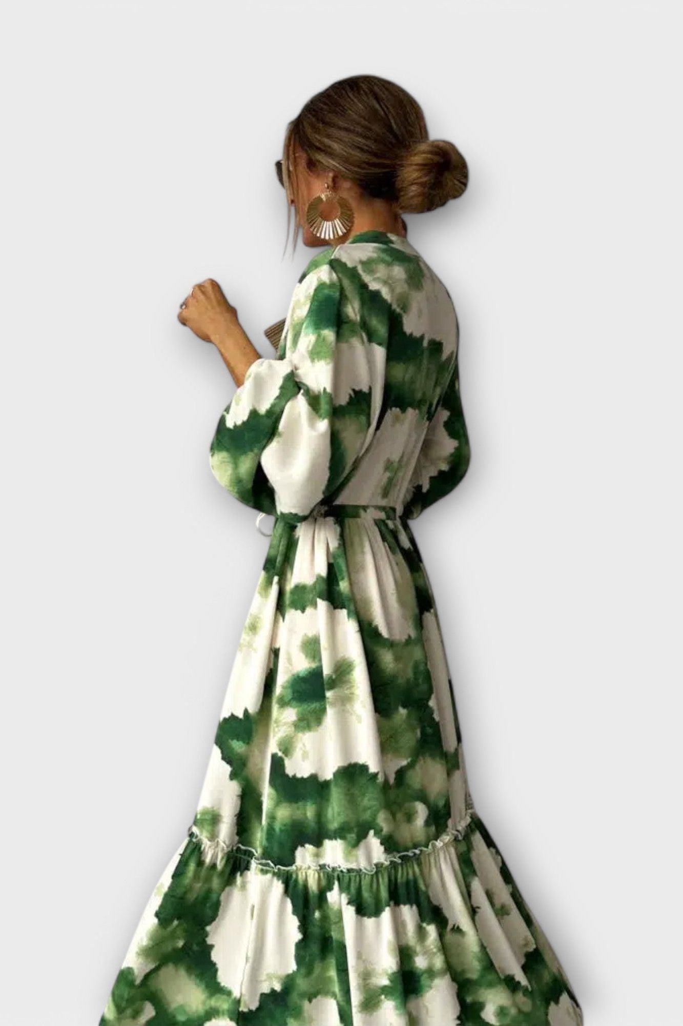 Elegant Green Dress with Longsleeves