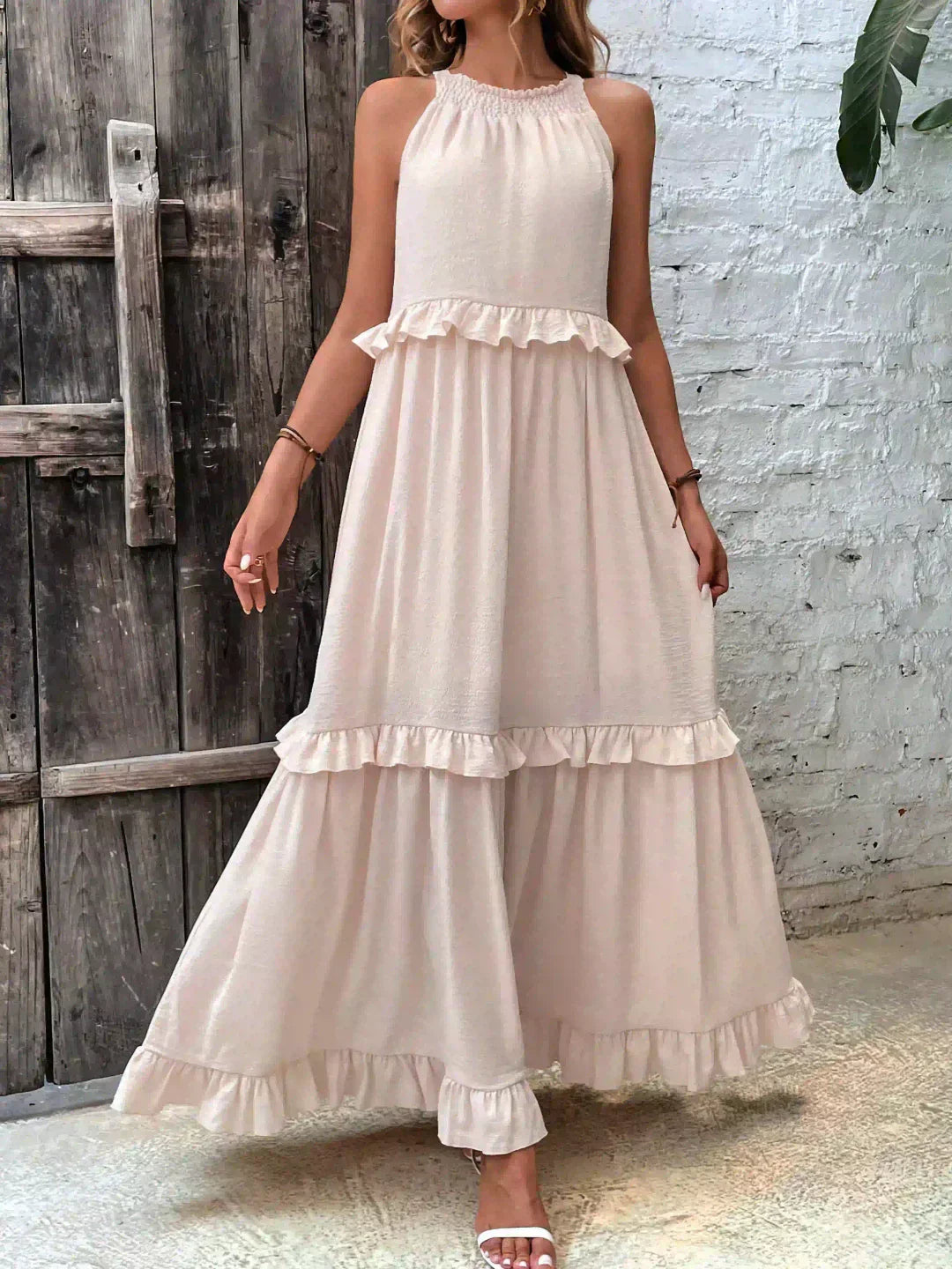 Sarah | Long Dress with Ruffles and Open Back (Almost Sold Out)