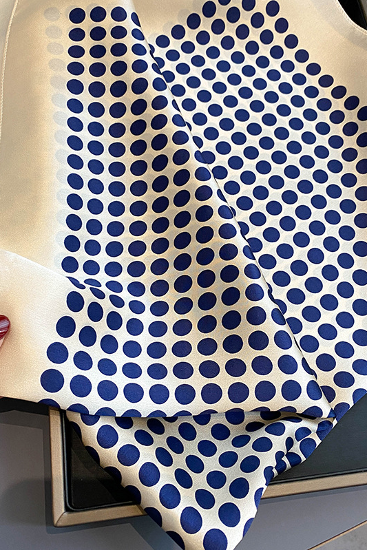 Amara Scarf (100% Silk - 68 cm)